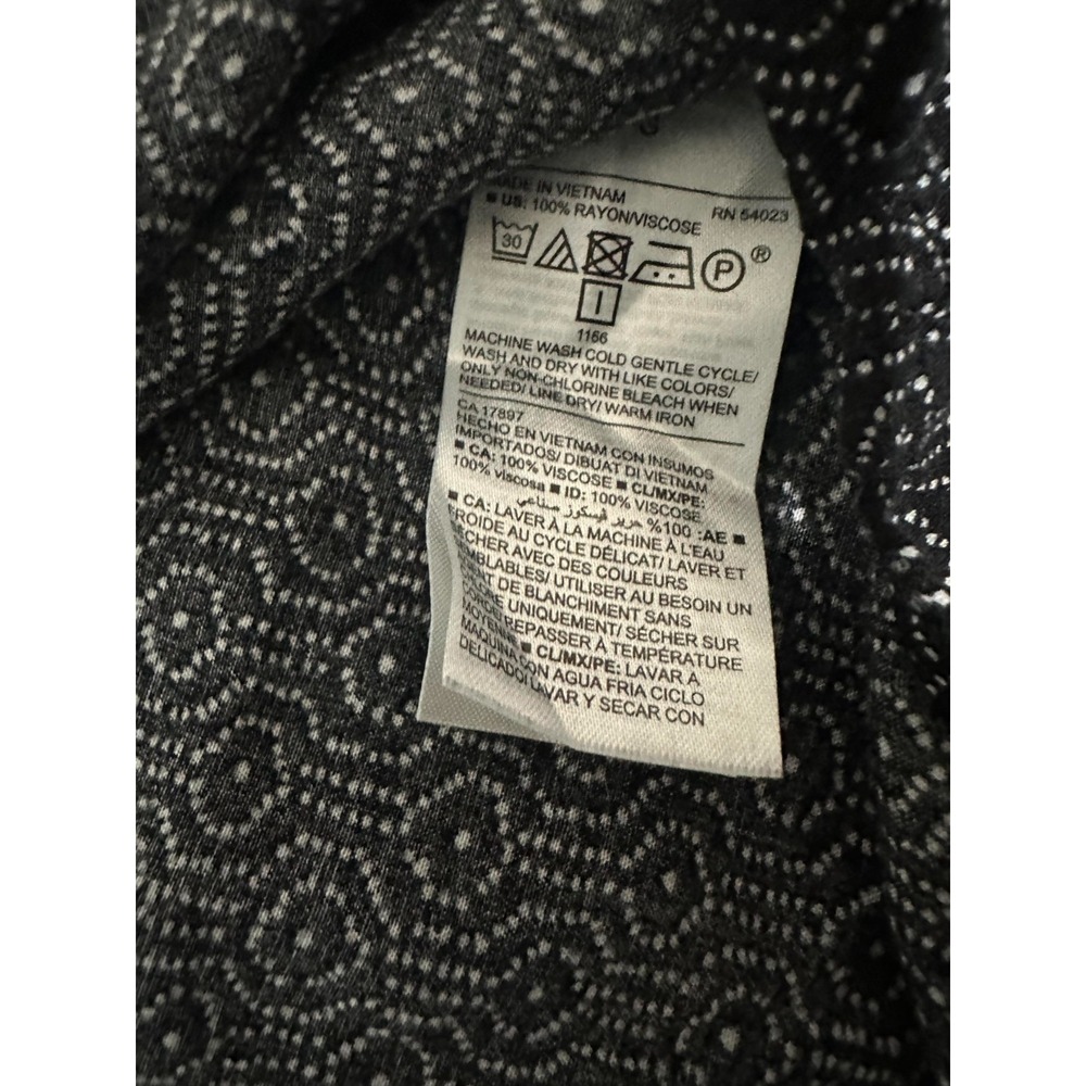 Old Navy Women's L Pullover‎ Short Sleeve V Neck Blouse - Picture 5 of 6